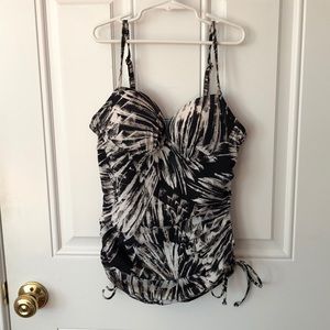 Love your assets by Sarah Blakely, Spanx swim top